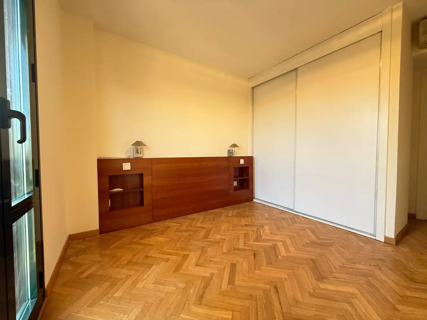 Habitación de Dúplex en venta en Pozuelo de Alarcón con Aire acondicionado, Trastero y Piscina comunitaria