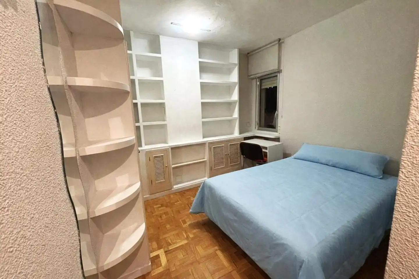 Habitación de Piso para compartir en Madrid con Calefacción, Parquet y Amueblado