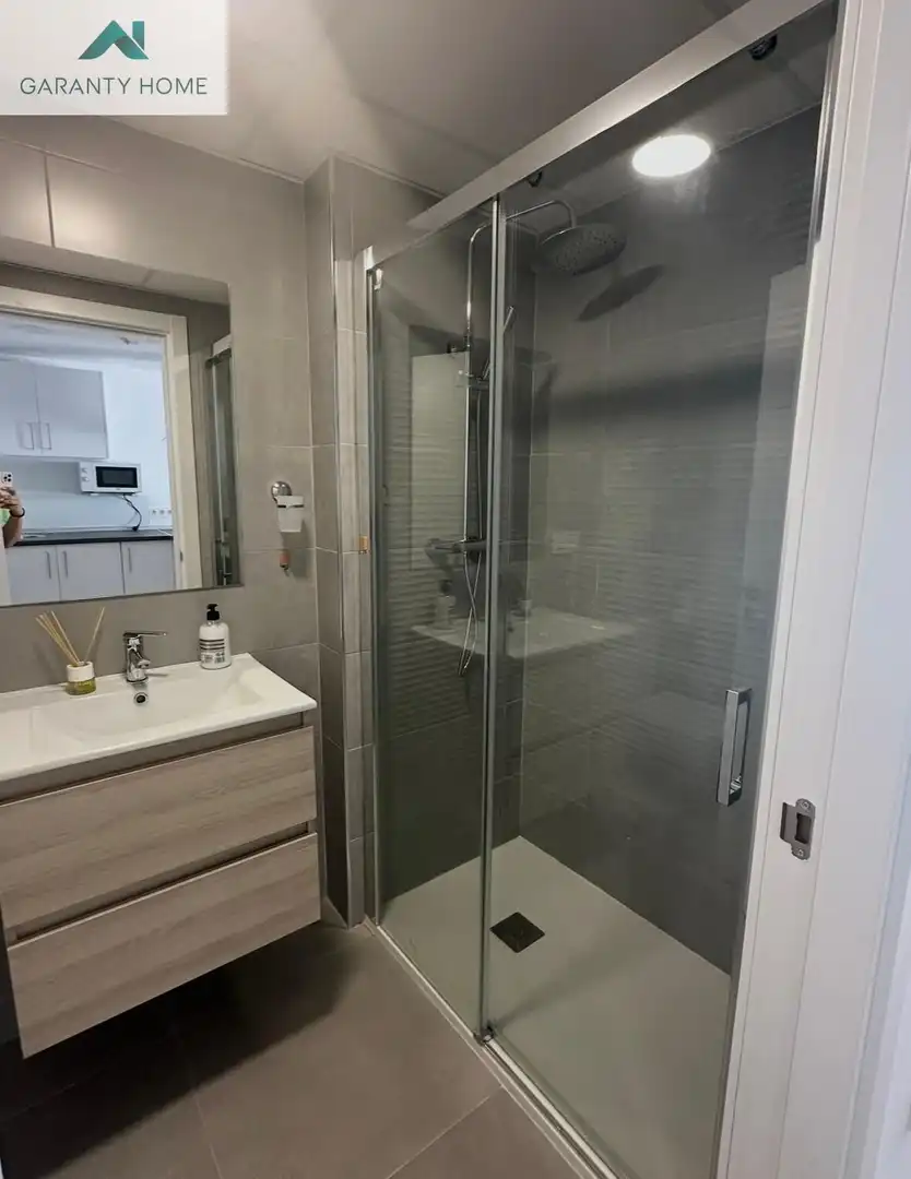 Bathroom of Study for sale in Málaga  with Air Conditioner, Heating and Terrace