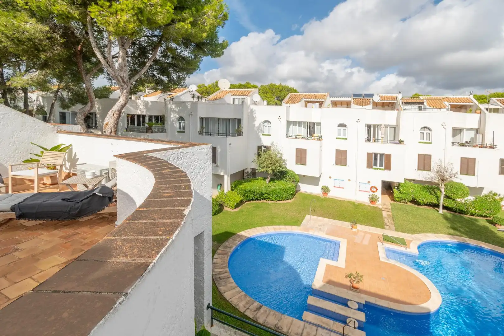 Vista exterior de Dúplex en venda en Calvià amb Aire condicionat, Calefacció i Jardí privat