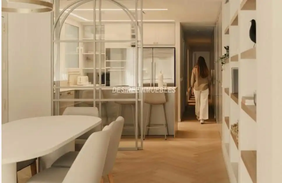 Appartamento con terrazza in vendita a Carrer de Ciril Amorós, imagen 3