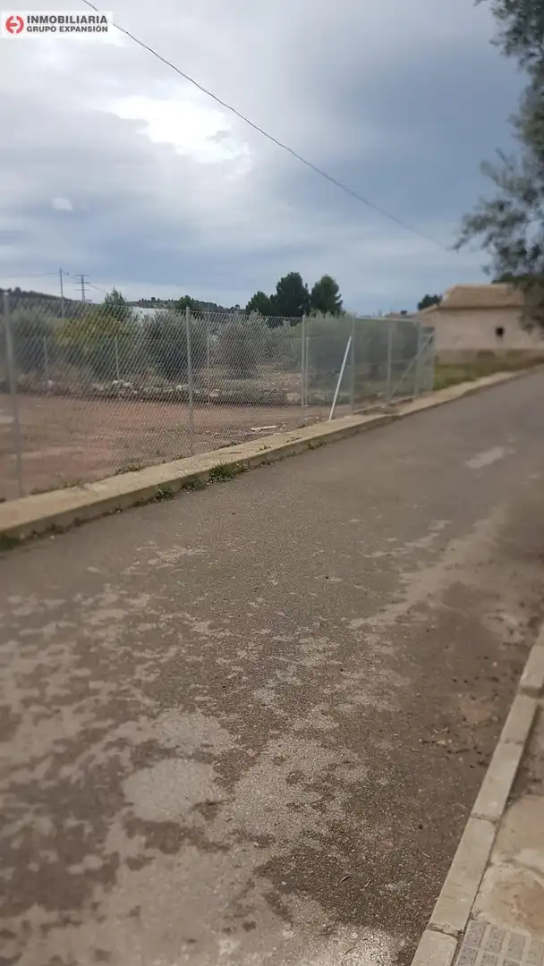 Aparcament de Casa o xalet en venda en El Pinós / Pinoso amb Aire condicionat, Calefacció i Jardí privat