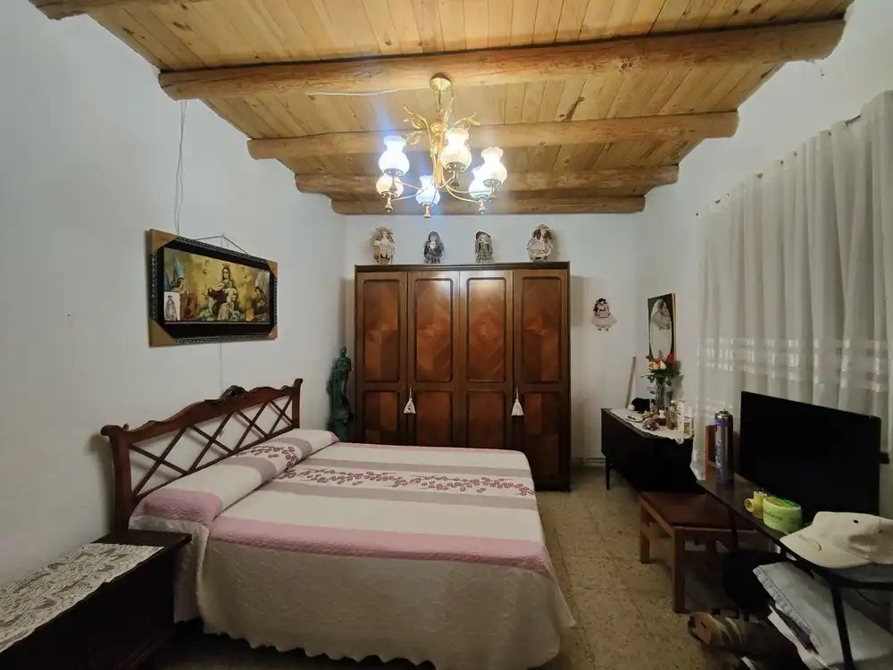 Dormitori de Casa o xalet en venda en Azután amb Calefacció i Traster