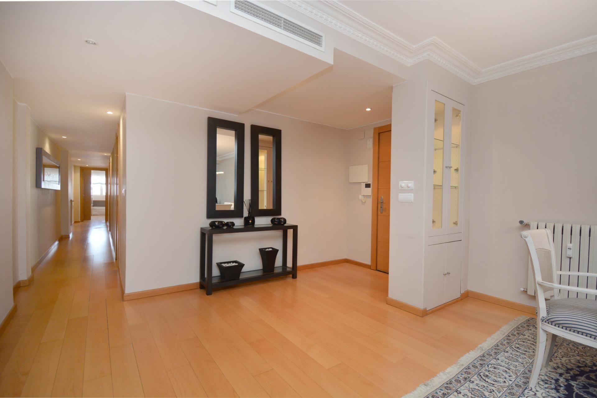 Flat for rent in  Zaragoza Capital  with Air Conditioner, Furnished and Balcony