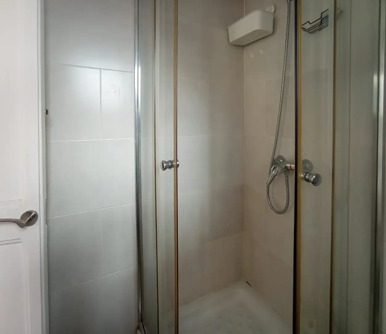 Bathroom of Flat for sale in Barcelona  with Air Conditioner, Balcony and Alarm