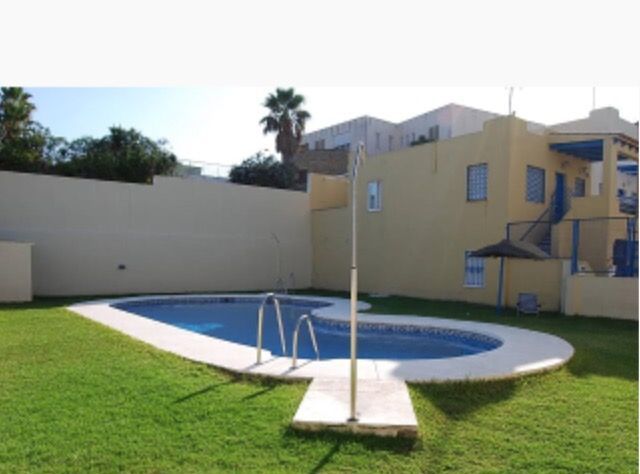 Swimming pool of Apartment to rent in Algeciras  with Furnished and Community pool
