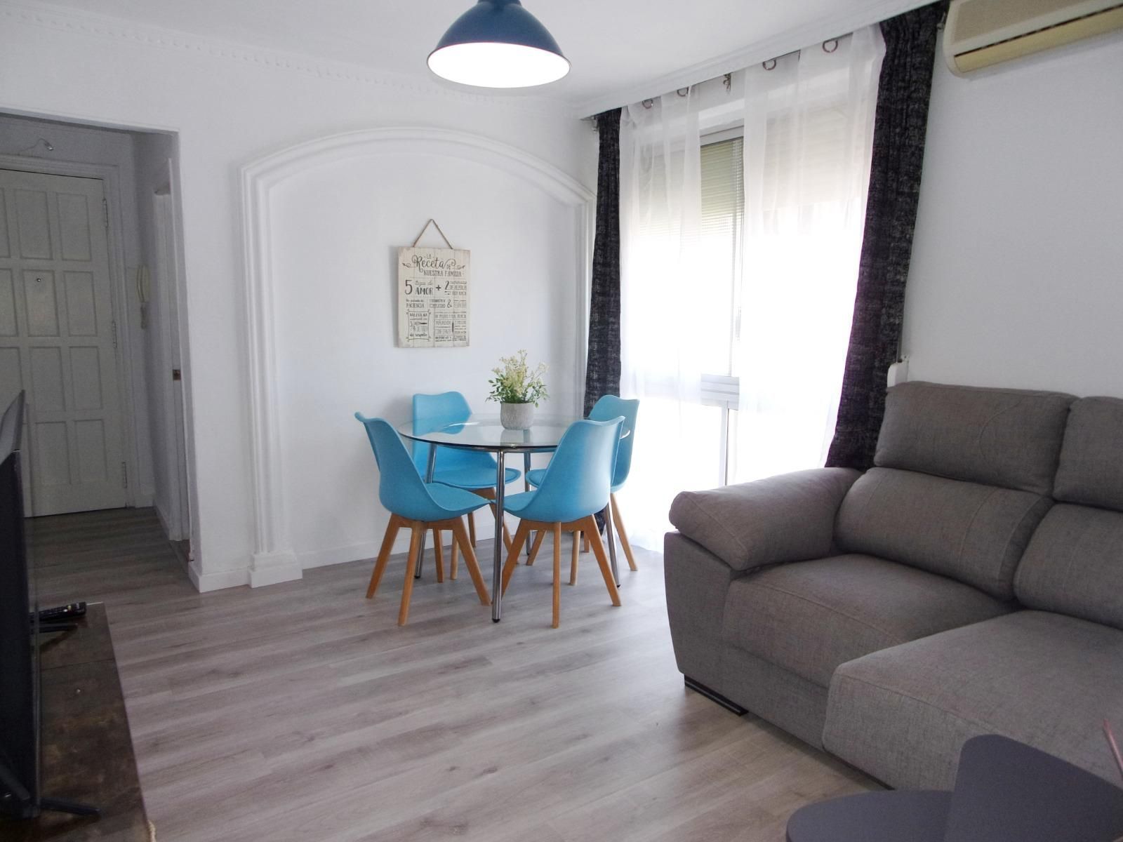 Sala de estar de Piso de alquiler en  Huelva Capital con Aire acondicionado