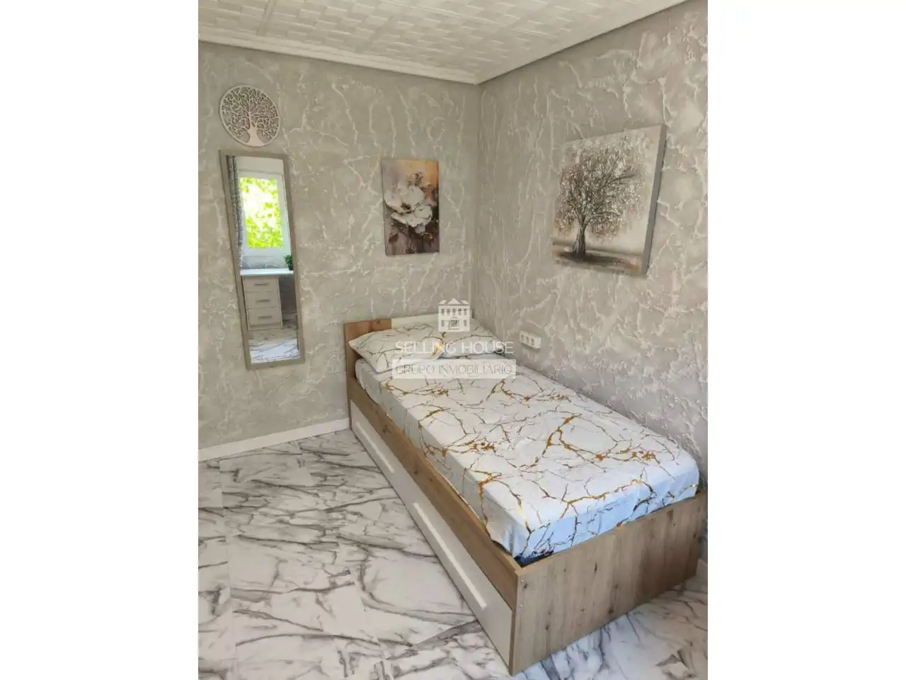 Habitación de Piso en venta en Xirivella con Aire acondicionado y Amueblado