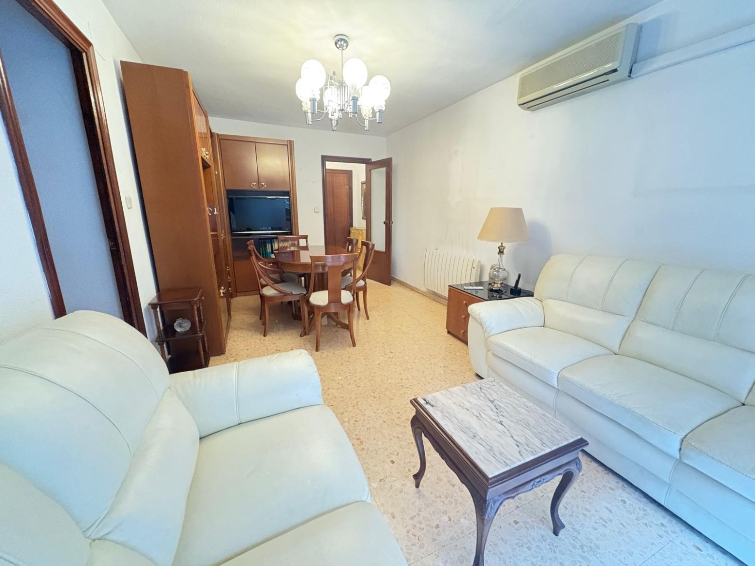 Living room of Flat for sale in  Valencia Capital  with Air Conditioner, Private garden and Balcony