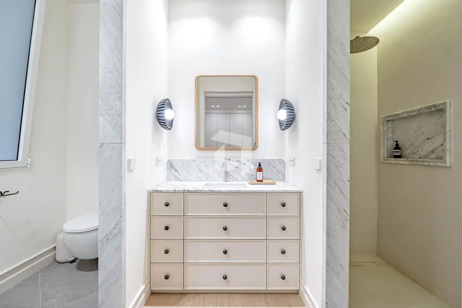 Badezimmer von Wohnung zum Verkauf in Madrid mit Klimaanlage, Heizung und Terrasse