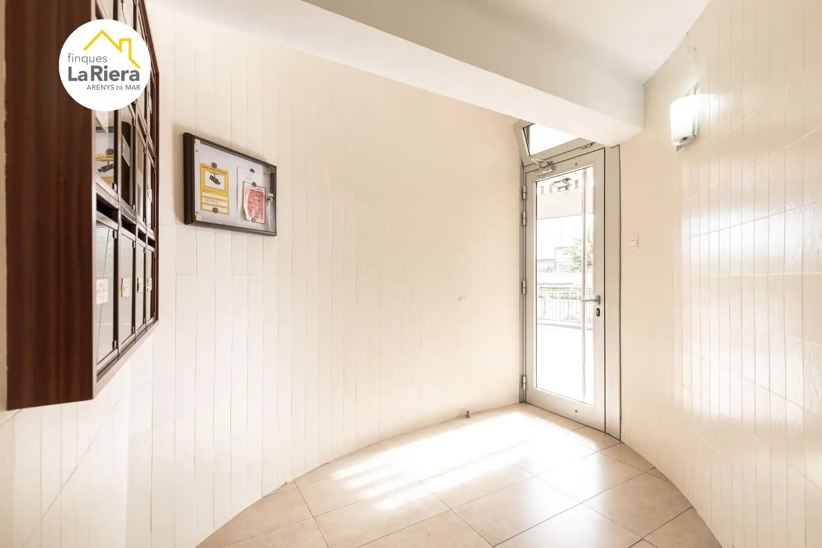 Wohnung zum Verkauf in Arenys de Mar mit Klimaanlage, Terrasse und Alarm