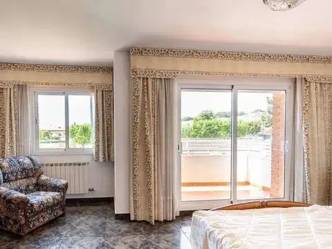 Casa aparellada amb terrassa en venda a Carrer Puigmal, imagen 31