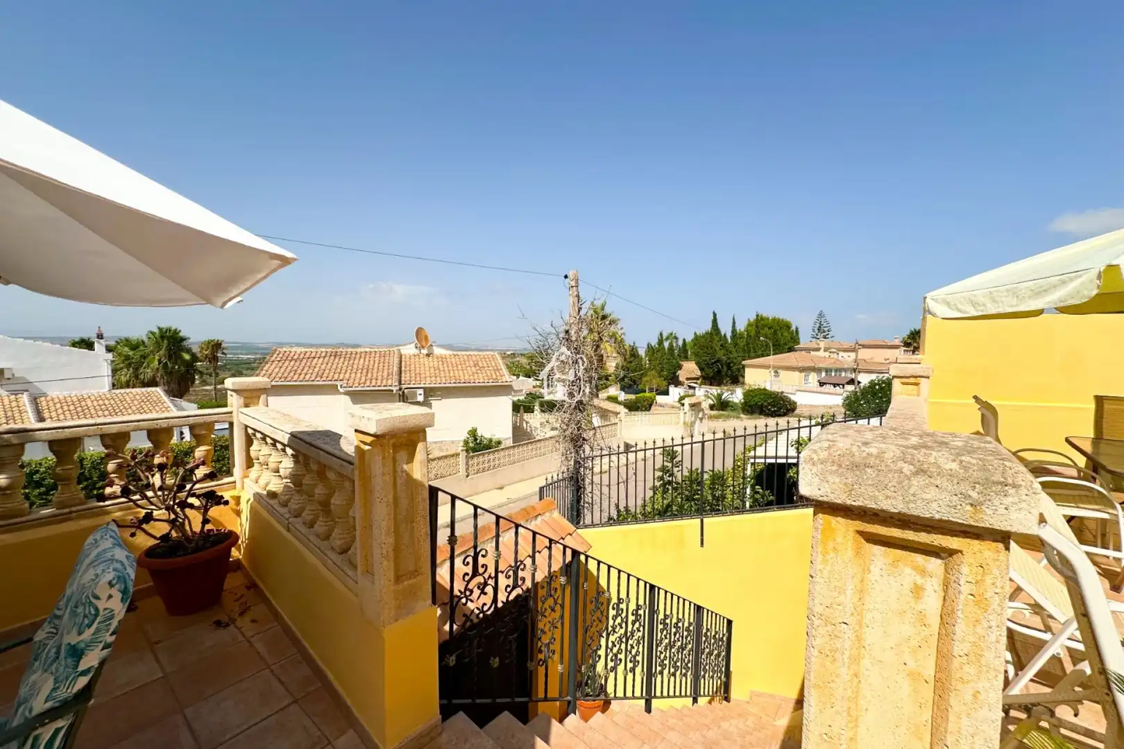 Terrassa de Finca rústica de lloguer en San Miguel de Salinas amb Aire condicionat, Jardí privat i Terrassa