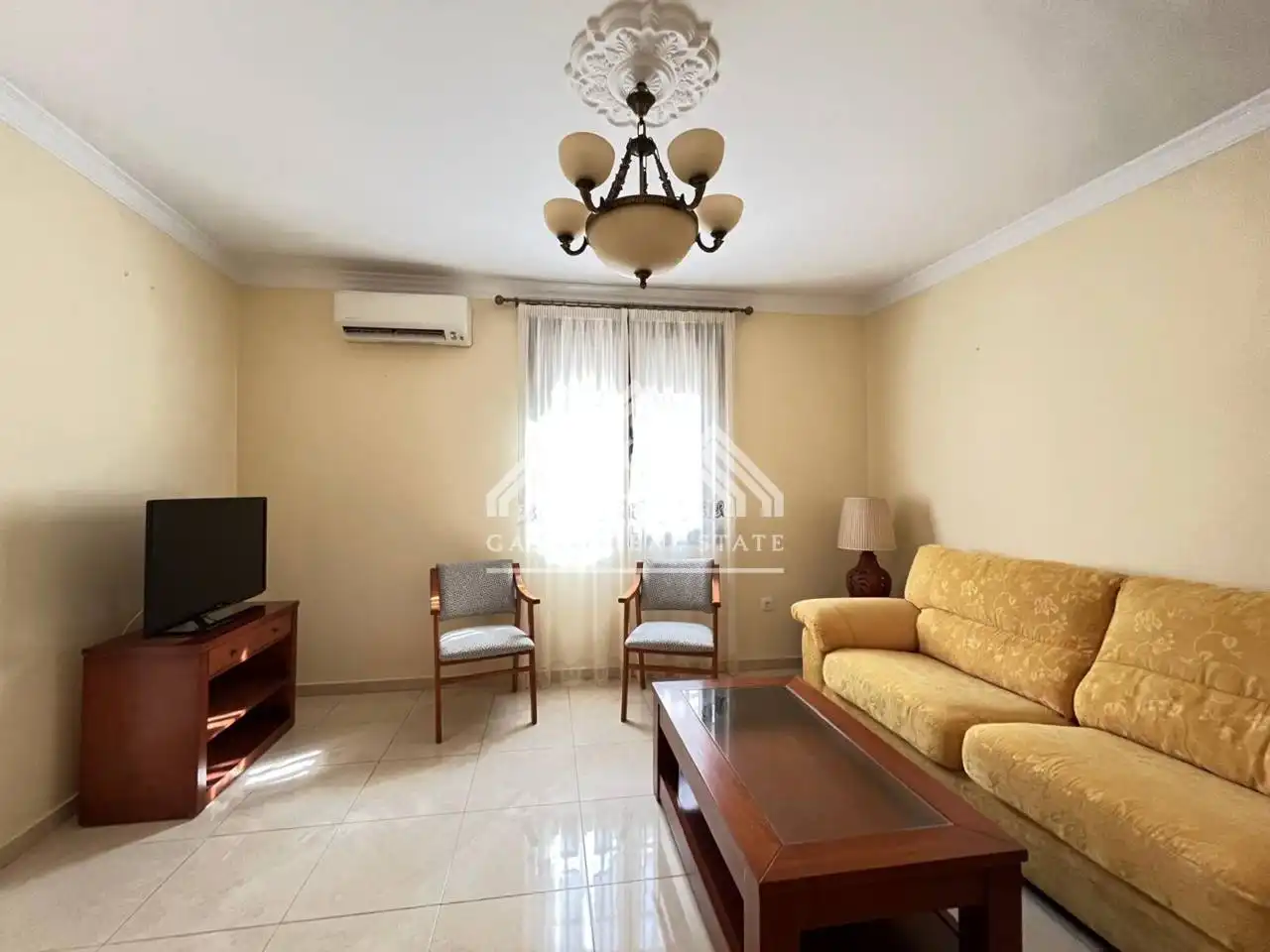 Sala d'estar de Casa o xalet de lloguer en Dos Hermanas amb Aire condicionat