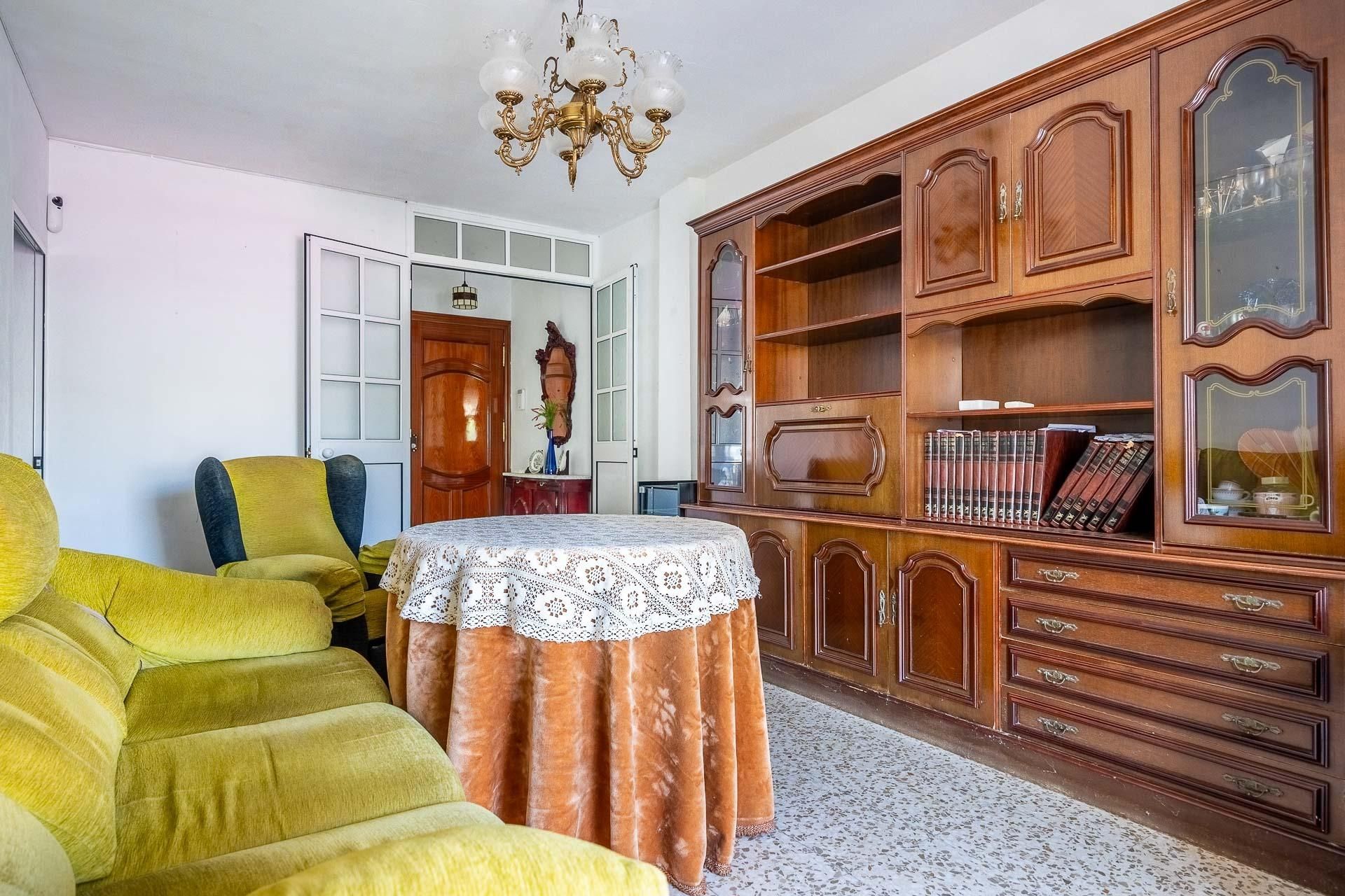 Flat for sale in Calle RAMON J SENDER, La Paz, Alcalá de Guadaira