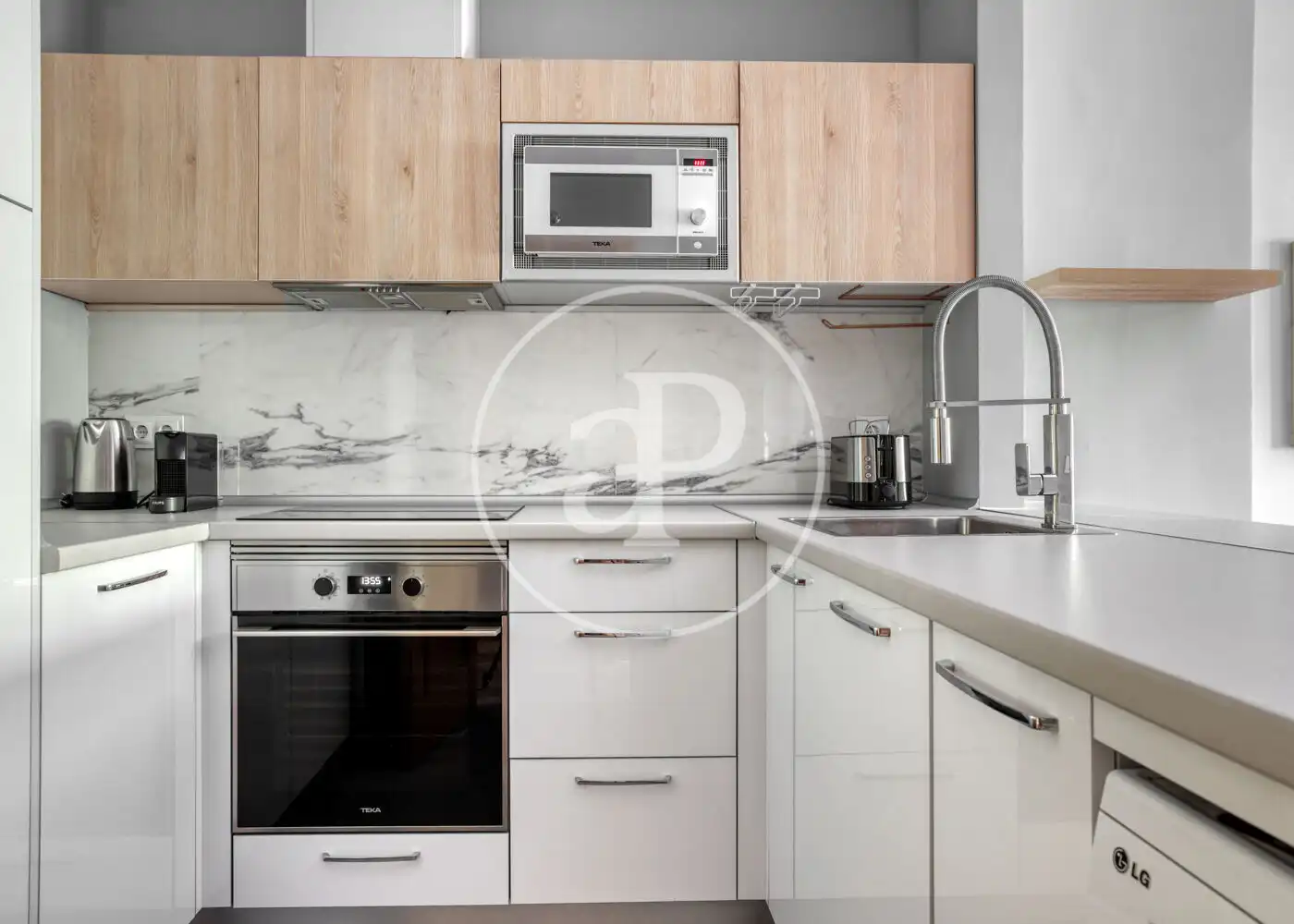 Kitchen of Flat for rent in Madrid  with Air Conditioner, Heating and Furnished