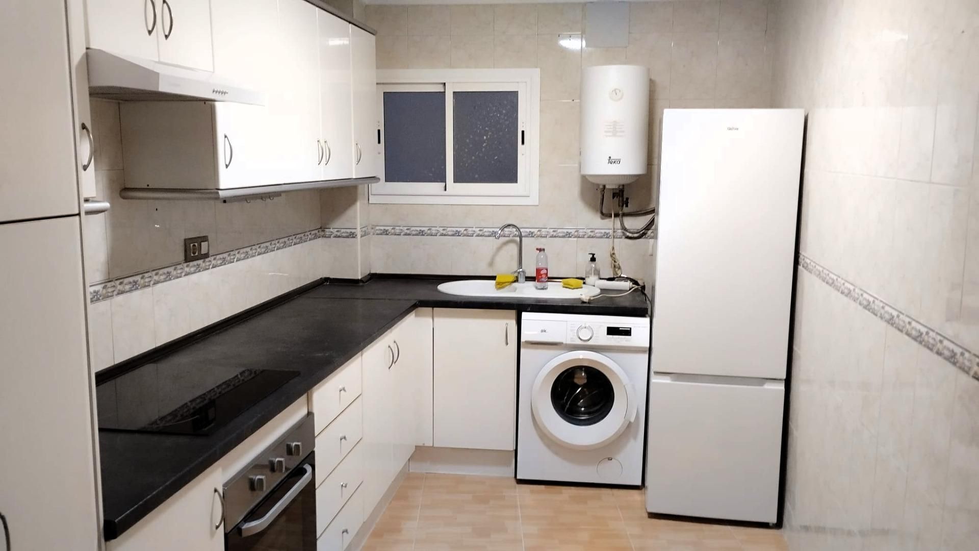 Cocina de Piso de alquiler en Mislata con Aire acondicionado, Jardín privado y Amueblado