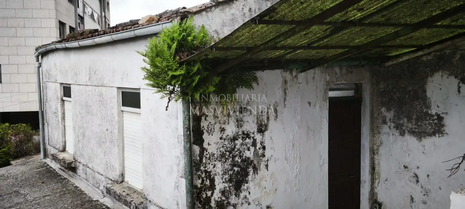 Casa adosada en venda a Frian, Teis