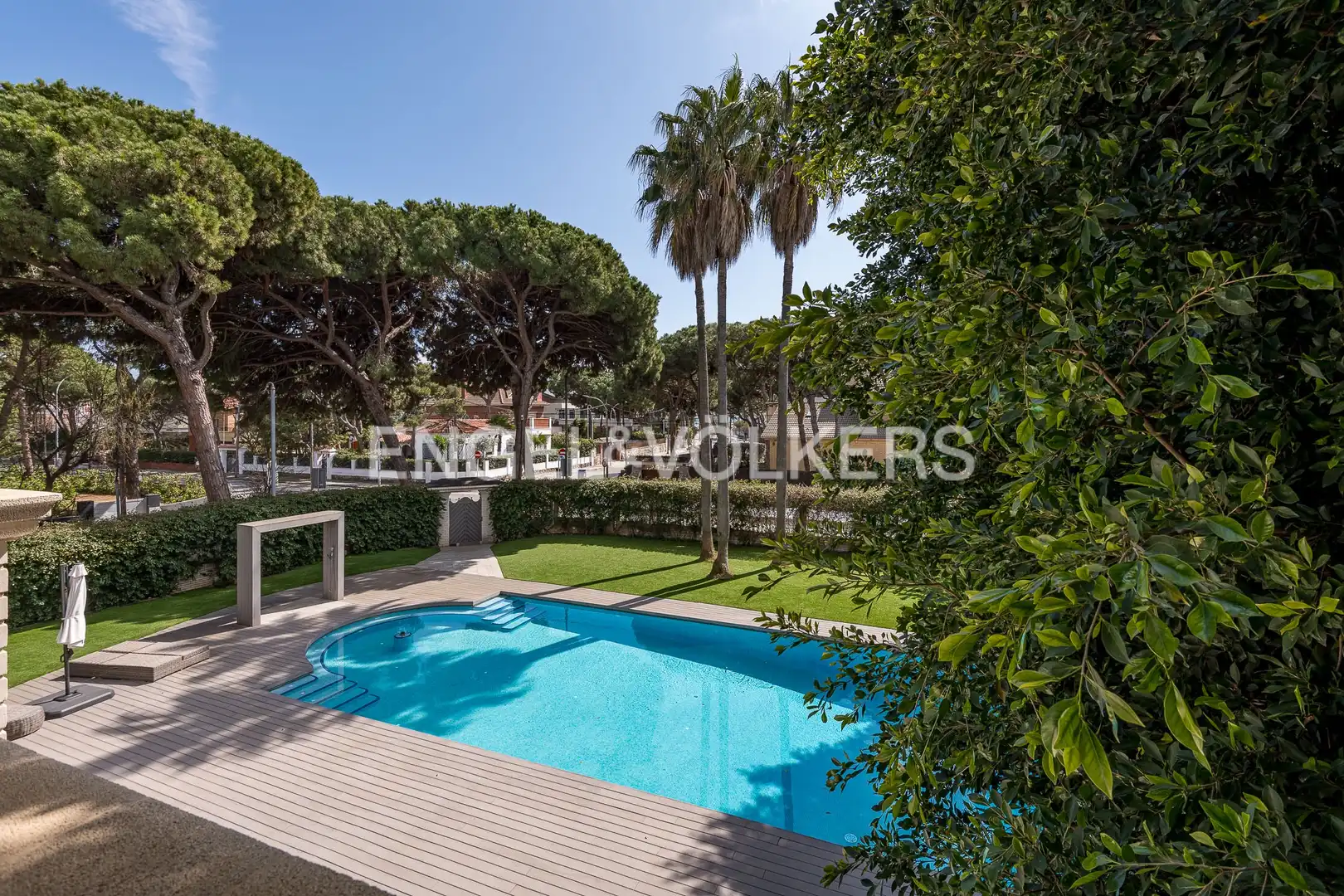 Piscina de Casa o xalet en venda en Castelldefels amb Aire condicionat, Calefacció i Jardí privat