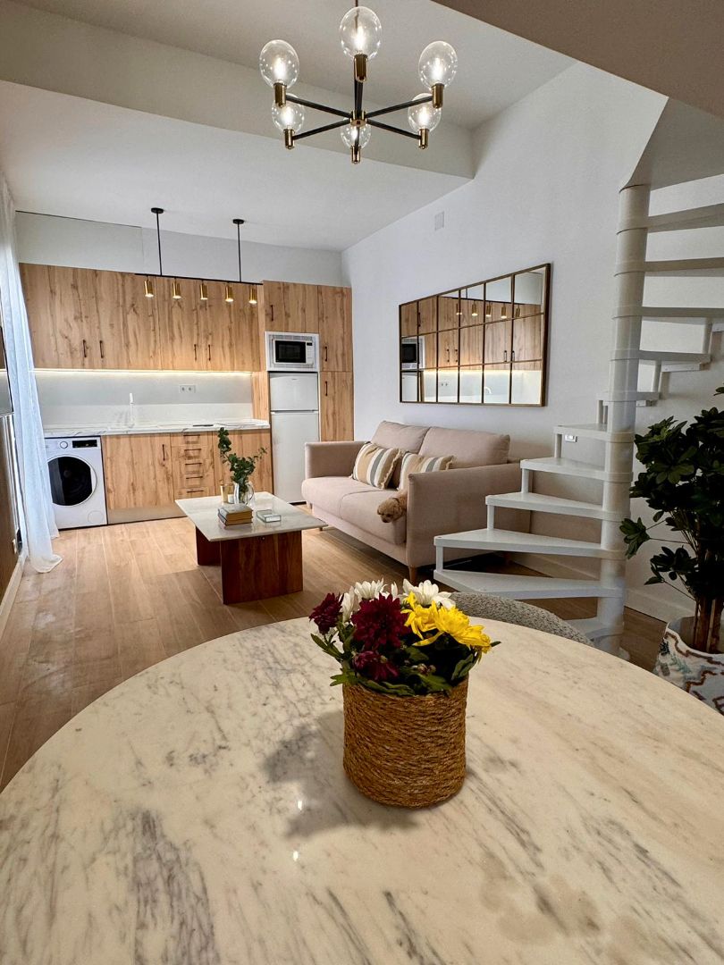 Living room of Flat for sale in  Madrid Capital  with Air Conditioner and Furnished