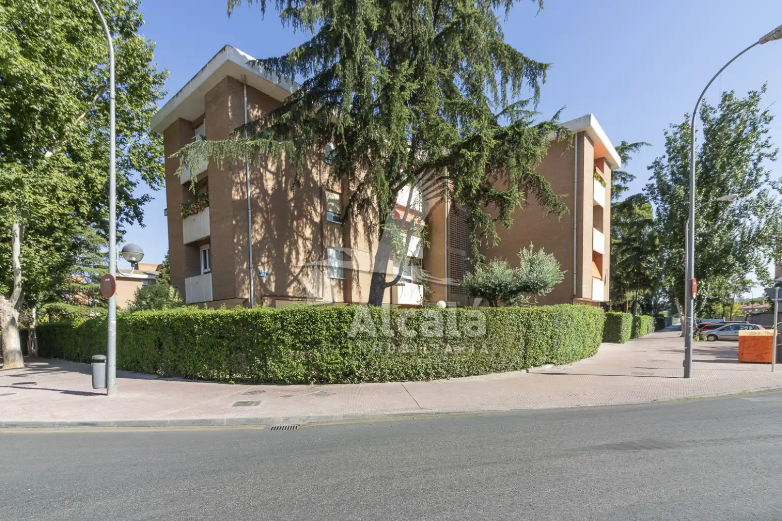 Vista exterior de Pis en venda en Alcalá de Henares amb Aire condicionat, Calefacció i Moblat
