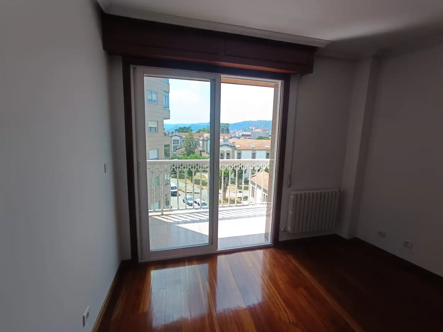 Dormitori de Pis de lloguer en Ourense Capital  amb Calefacció, Parquet i Traster