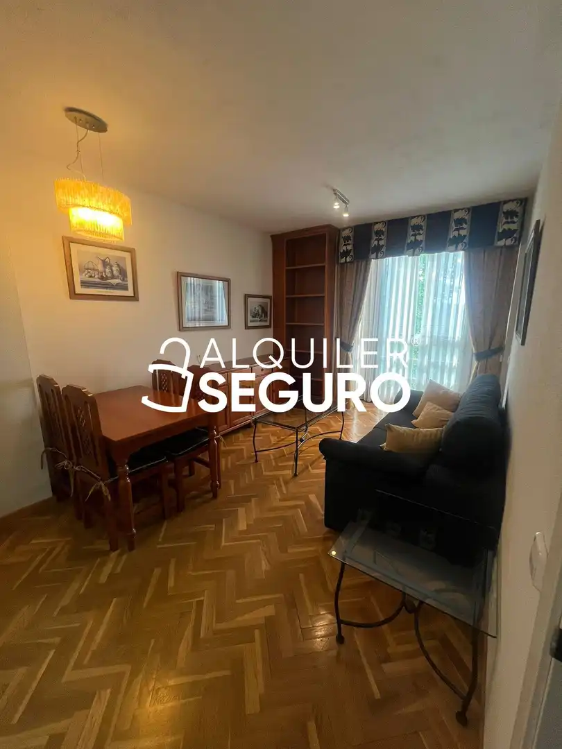 Living room of Flat for rent in Arganda del Rey  with Air Conditioner, Swimming Pool and Furnished