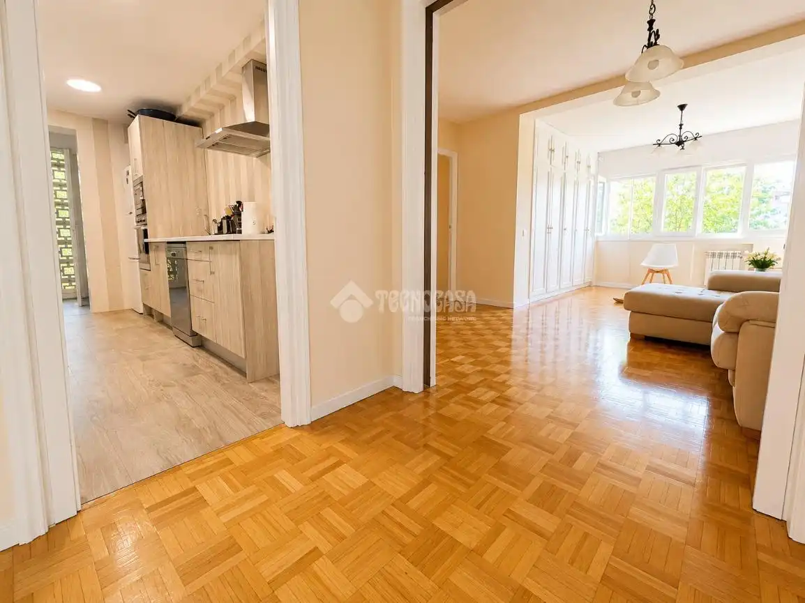 Piso en venta en Madrid con Calefacción, Terraza y Trastero