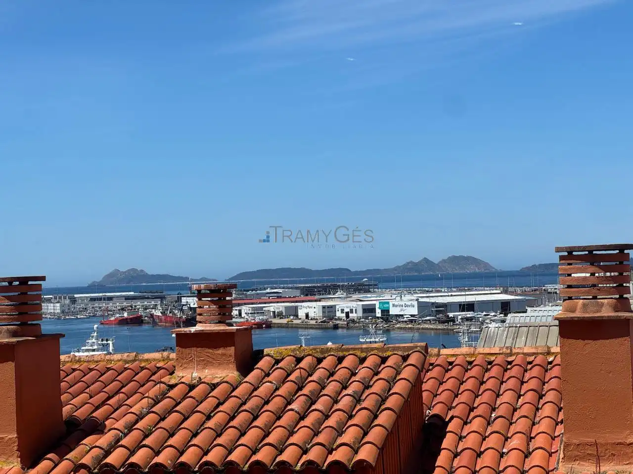 Piso en venta en Vigo  con Calefacción, Terraza y Trastero