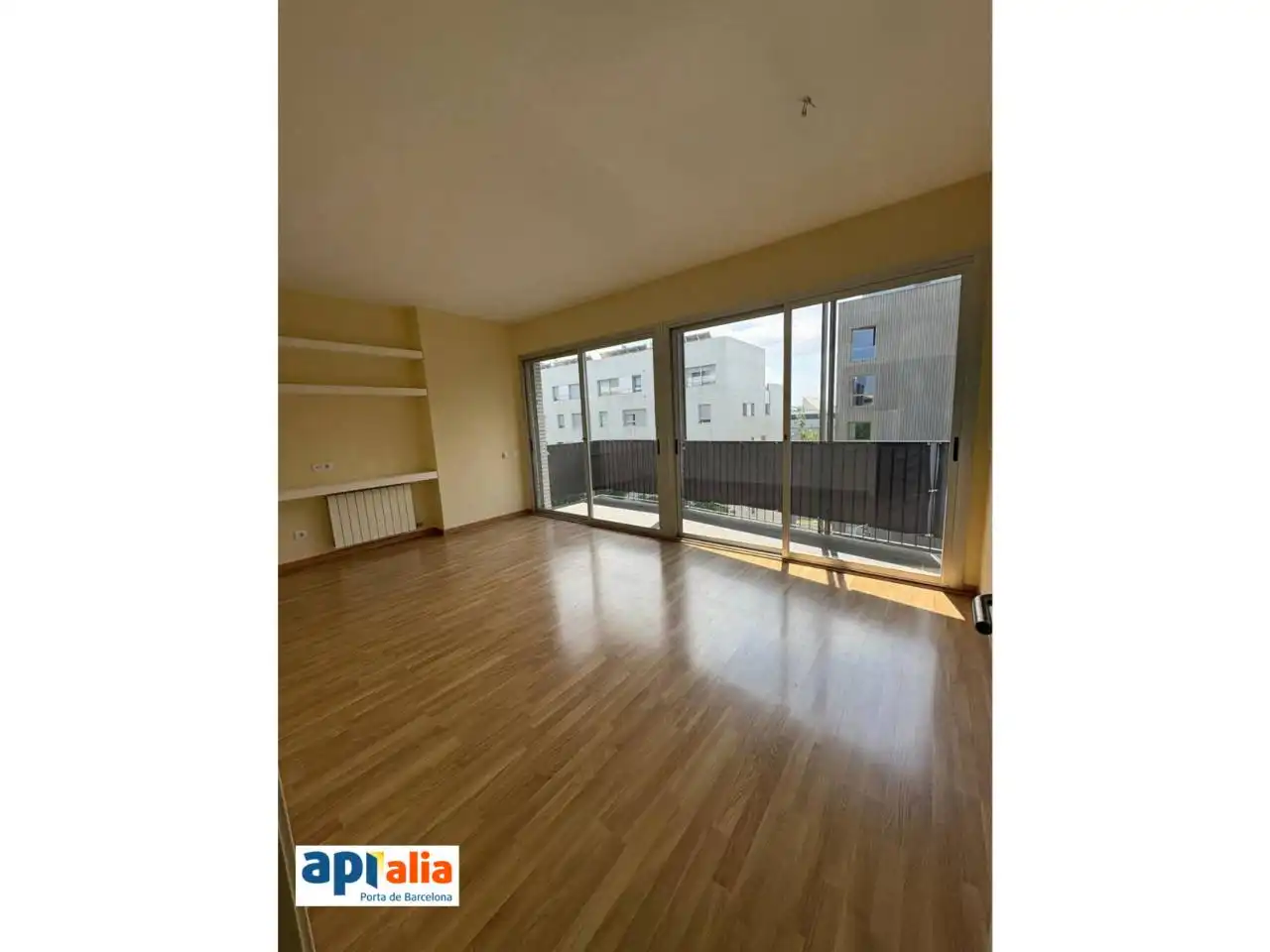Dormitori de Pis en venda en Sant Feliu de Llobregat amb Piscina comunitària