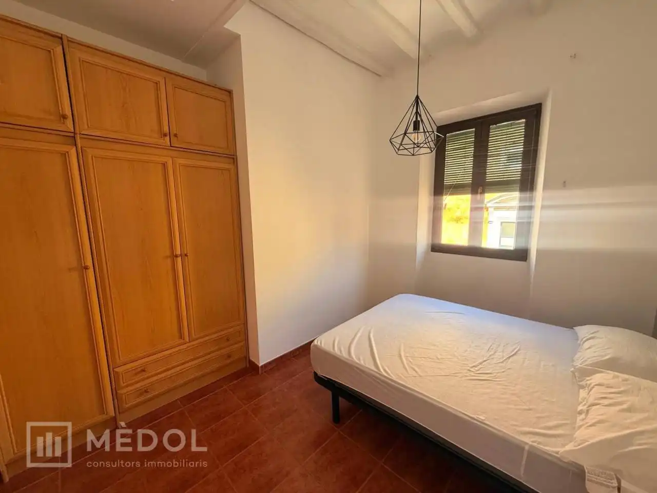 Habitación de Piso de alquiler en Tarragona con Aire acondicionado, Parquet y Amueblado