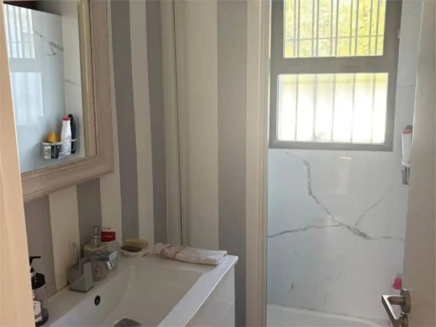Bathroom of Houses for sale in Marbella  with Private garden, Storage room and Swimming Pool