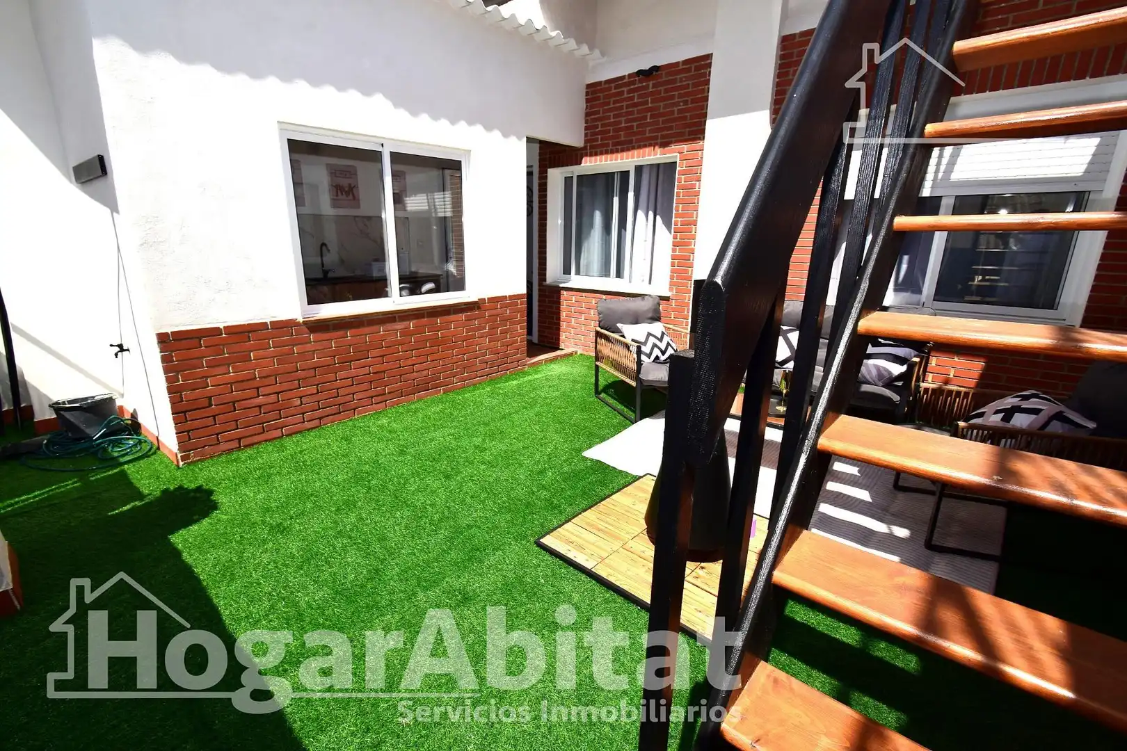 Garden of Attic for sale in Picassent  with Parquet flooring, Terrace and Furnished