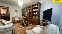 Living room of Flat for sale in Santiago de Compostela 