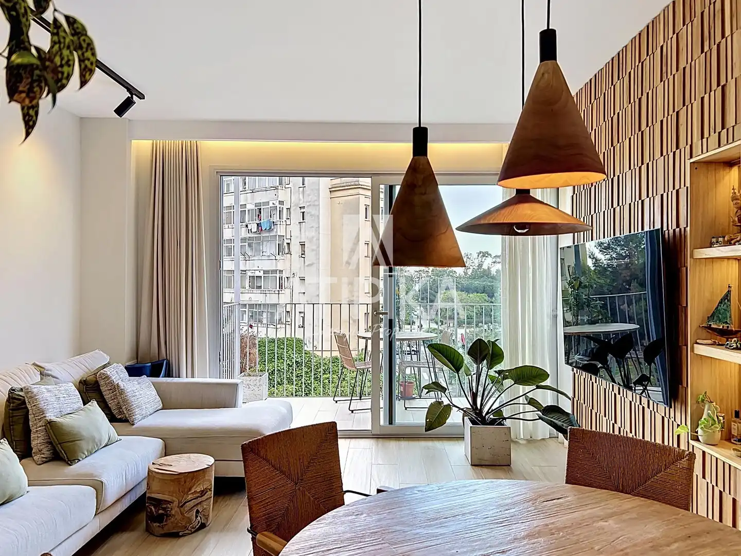 Living room of Flat for rent in Barcelona  with Air Conditioner, Parquet flooring and Terrace