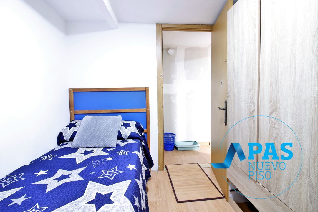 Bedroom of Flat for sale in Santander