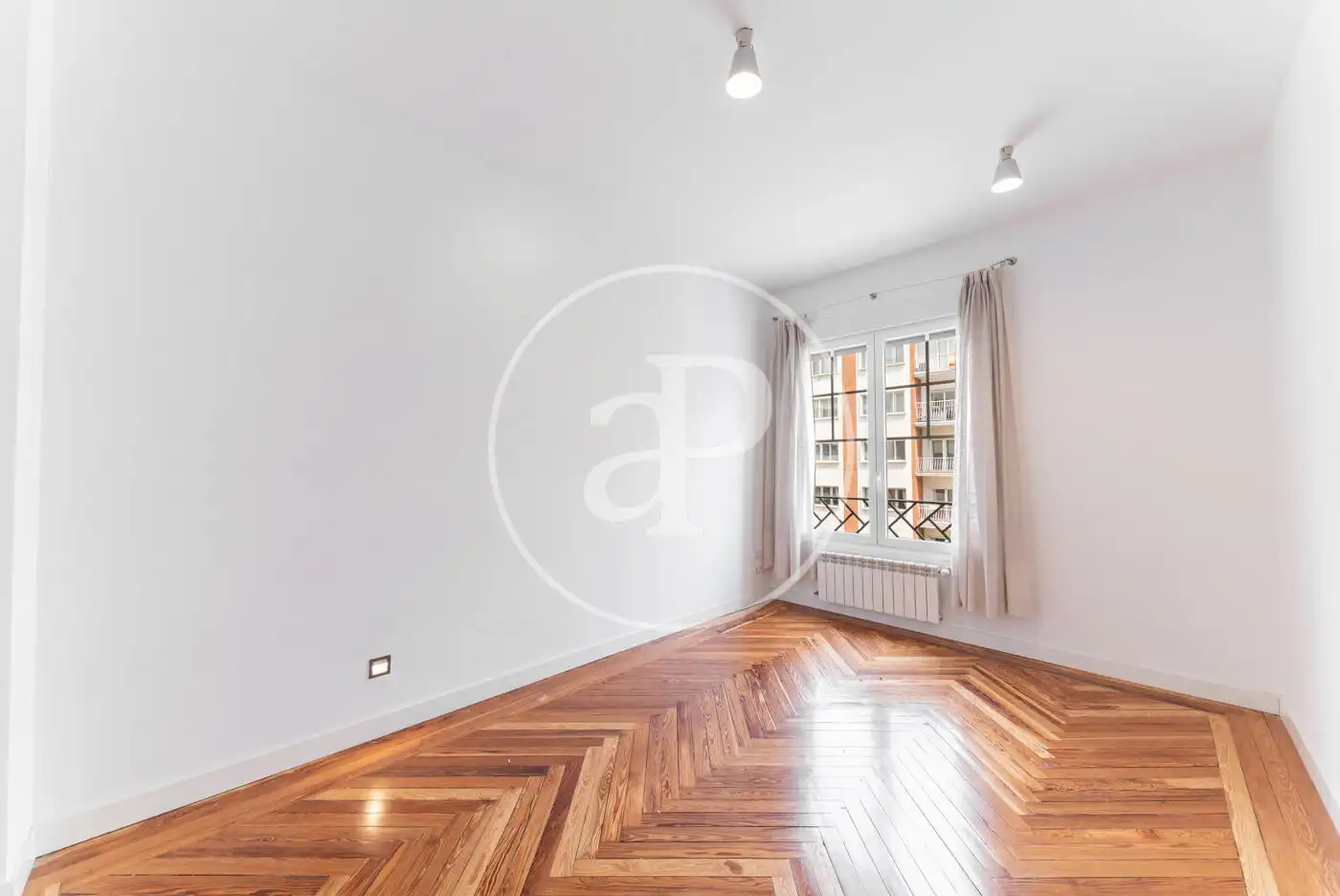 Bedroom of Flat for rent in Madrid  with Air Conditioner and Heating