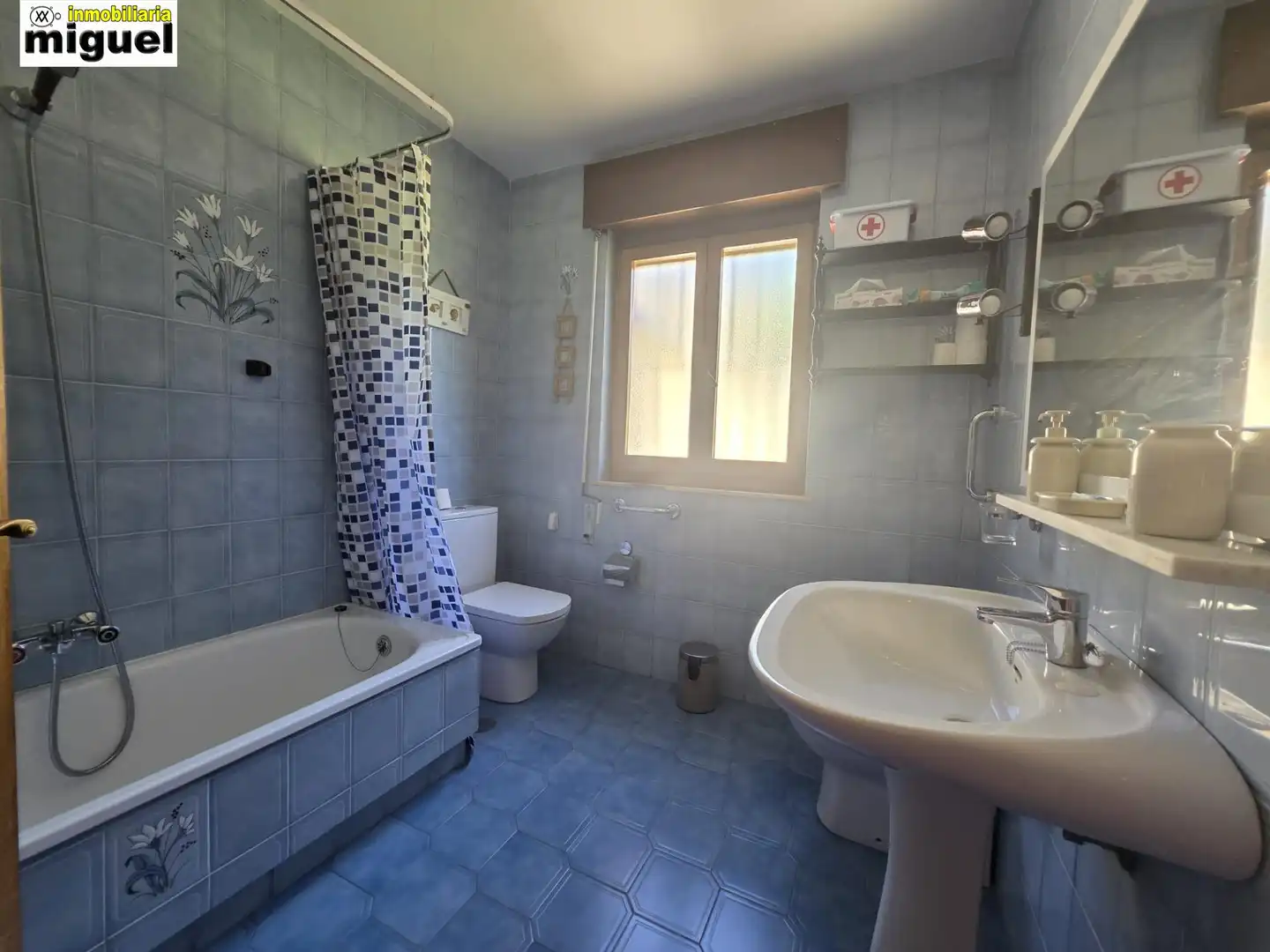Bany de Casa o xalet en venda en Llanes amb Calefacció, Jardí privat i Terrassa