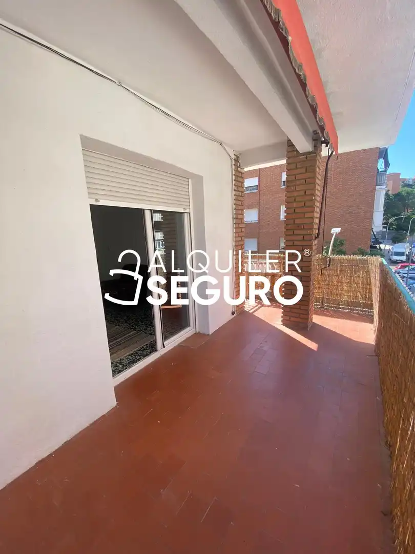 Vista exterior de Piso de alquiler en Guadalajara con Calefacción y Amueblado