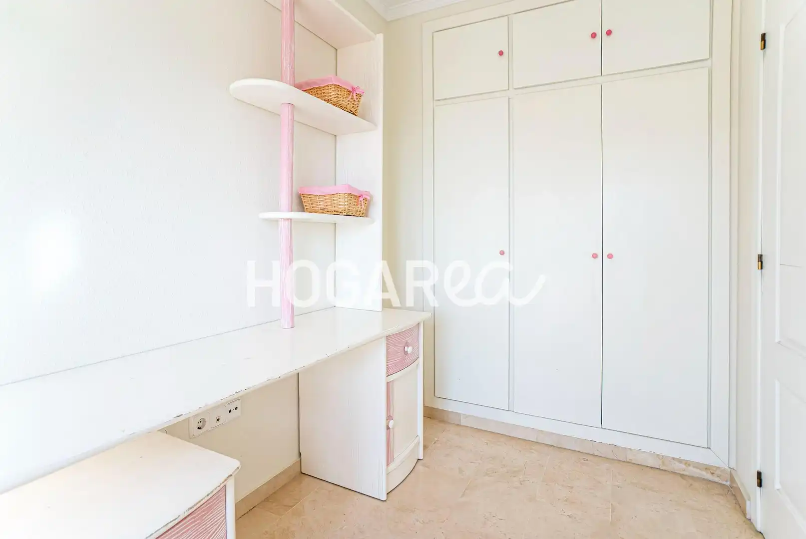Habitación de Casa adosada en venta en Málaga con Aire acondicionado, Calefacción y Terraza