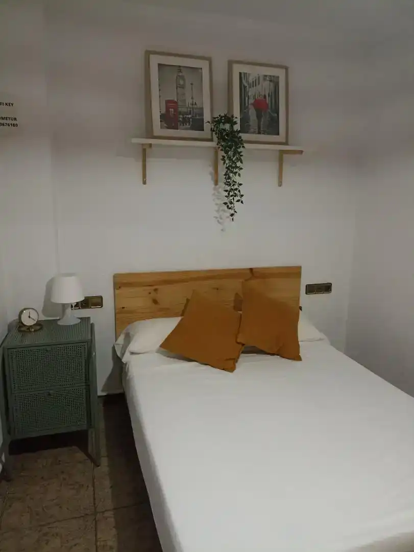 Schlafzimmer von Maisonette zur Miete in Valencia mit Klimaanlage, Abstellraum und Möbliert