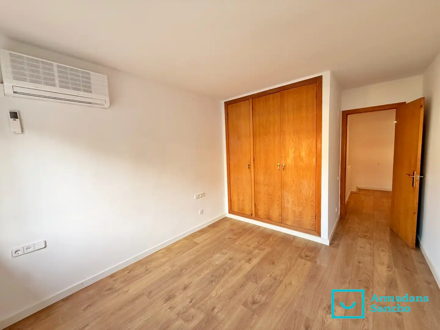 Dormitori de Dúplex de lloguer en Barcelona amb Aire condicionat, Parquet i Terrassa