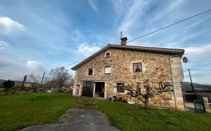 Außenansicht von Haus oder Chalet zum verkauf in Puente Viesgo mit Balkon