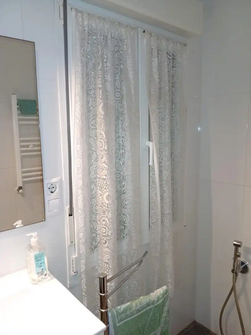 Habitación de Piso en venta en Gijón  con Calefacción, Parquet y Terraza