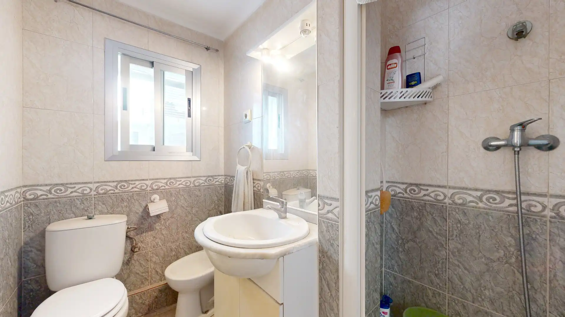 Baño de Piso en venta en Paterna con Balcón