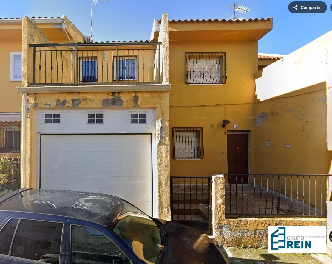 Vista exterior de Casa adosada en venta en Recas con Jardín privado y Amueblado