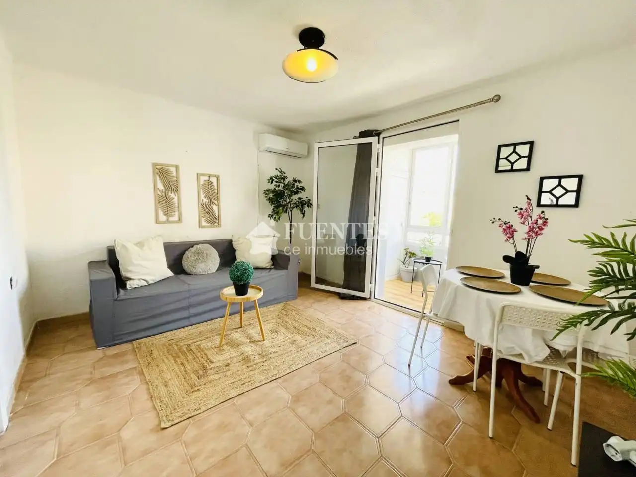 Sala d'estar de Pis en venda en Alicante / Alacant amb Aire condicionat i Balcó