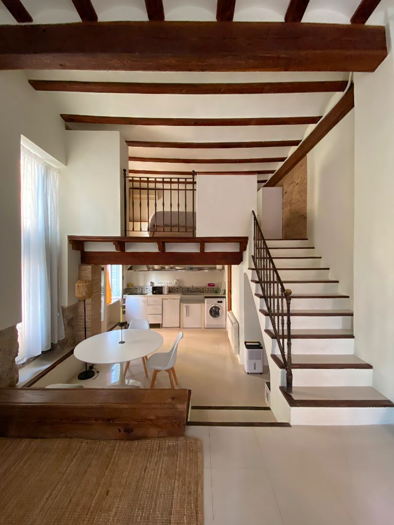 Cuina de Apartament de lloguer en  Valencia Capital amb Aire condicionat, Moblat i Forn