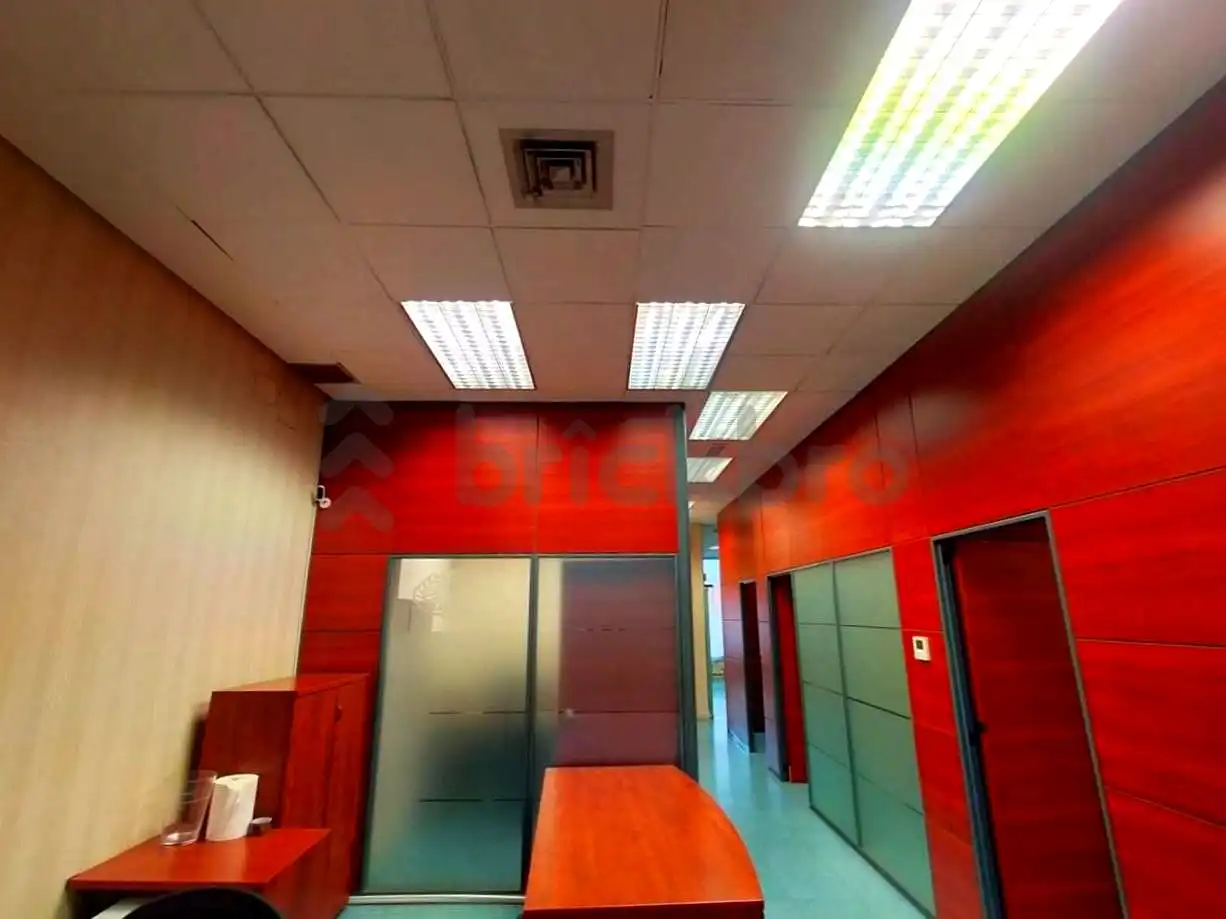 Commercial properties for sale in Barcelona  with Air Conditioner