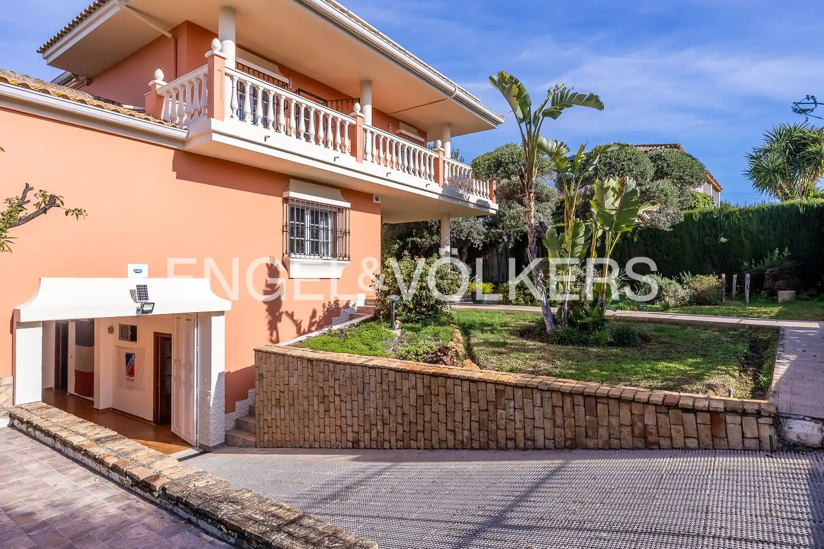 Casa con terraza en venta en Cerros de Montequinto, imagen 3